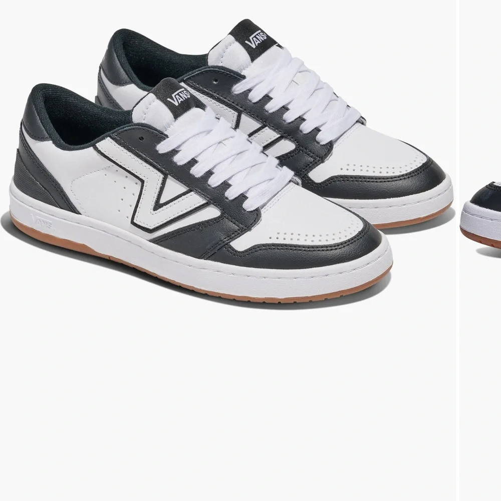 Vans Men's Classic Black and White Sneakers - Picture 4 of 4